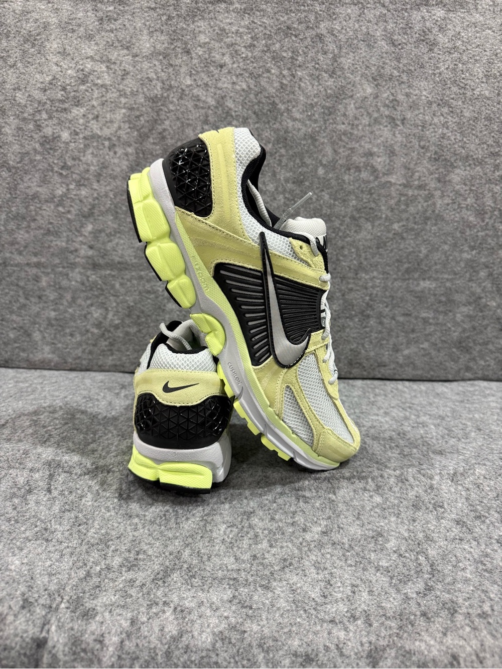 Nike Air Zoom Vomero 5 Barely Volt/pure Men's size 13